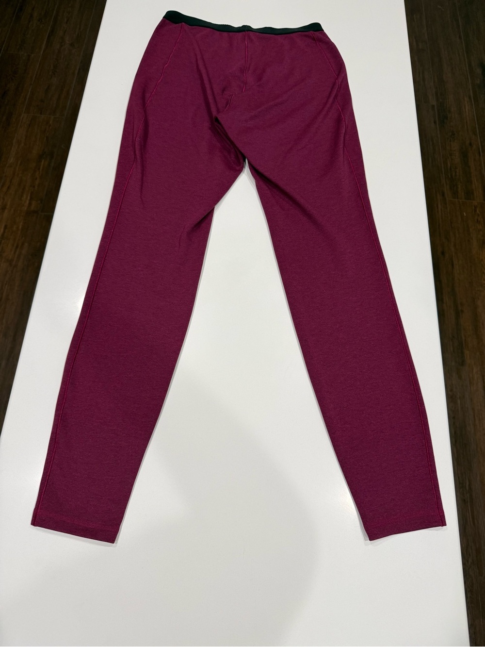 Patagonia Women's Capilene Magenta Two-Piece Performance Base Layer Set - Picture 12 of 13